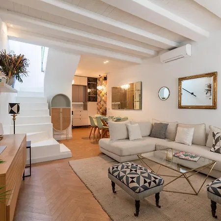 G8 Casa San Bernardo Calle Guadaira Διαμέρισμα *