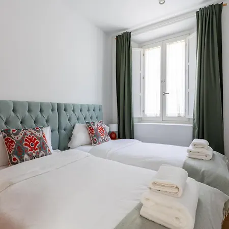 G8 Casa San Bernardo Calle Guadaira Διαμέρισμα *