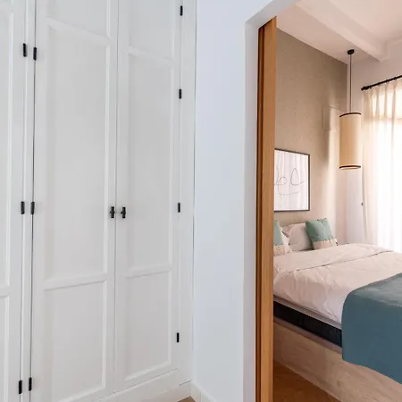G8 Casa San Bernardo Calle Guadaira Διαμέρισμα