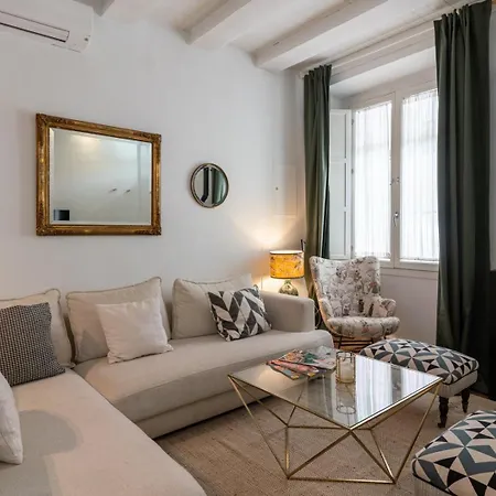 G8 Casa San Bernardo Calle Guadaira * Σεβίλλη