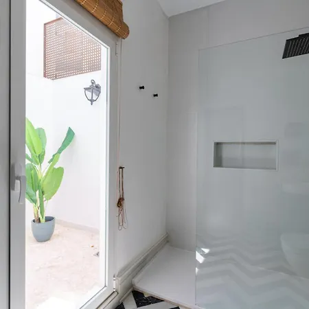 G8 Casa San Bernardo Calle Guadaira Διαμέρισμα *