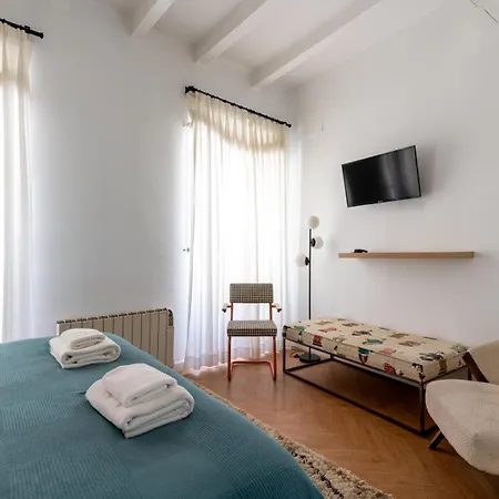 G8 Casa San Bernardo Calle Guadaira Σεβίλλη